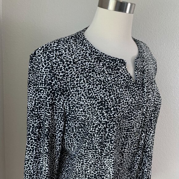 Cocomo Womens XL Animal Print Tunic Top Stretch Roll Tab Sleeve Blouse Shirt - Picture 2 of 11